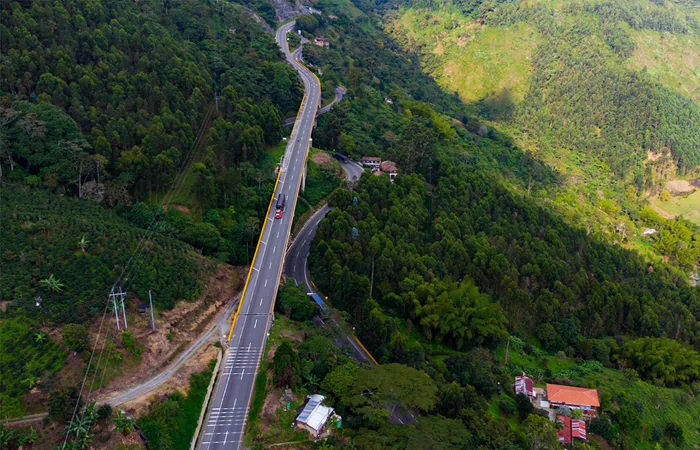 Colombia adjudica dos contratos para la atención de sitios críticos