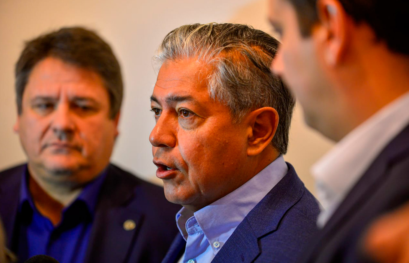 Argentina: Neuquén firma contrato para extender asfalto hacia Moquehue