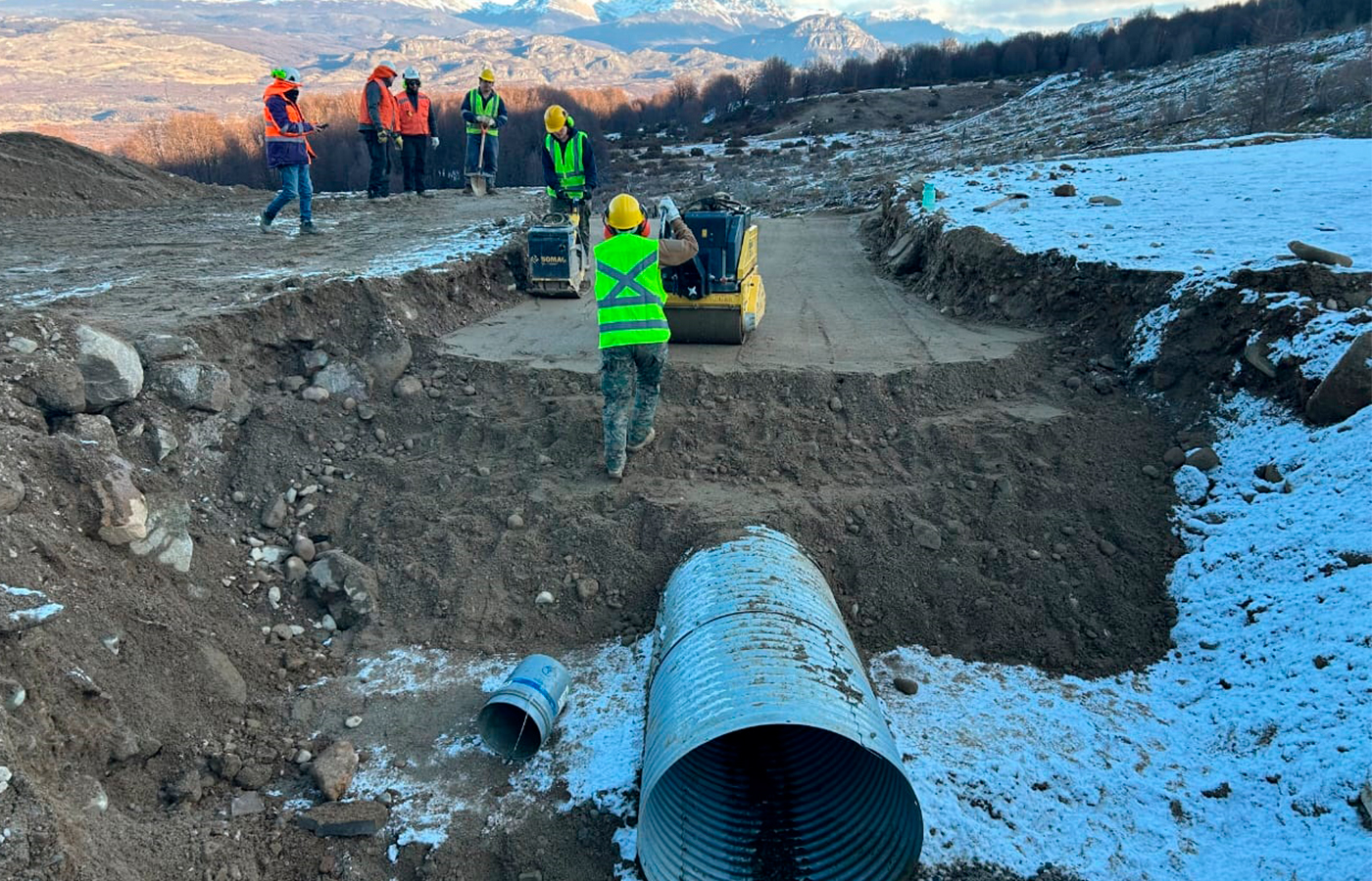 Chile: Primer tramo del camino La Tapera – Lago Verde alcanza un 65 % de avance