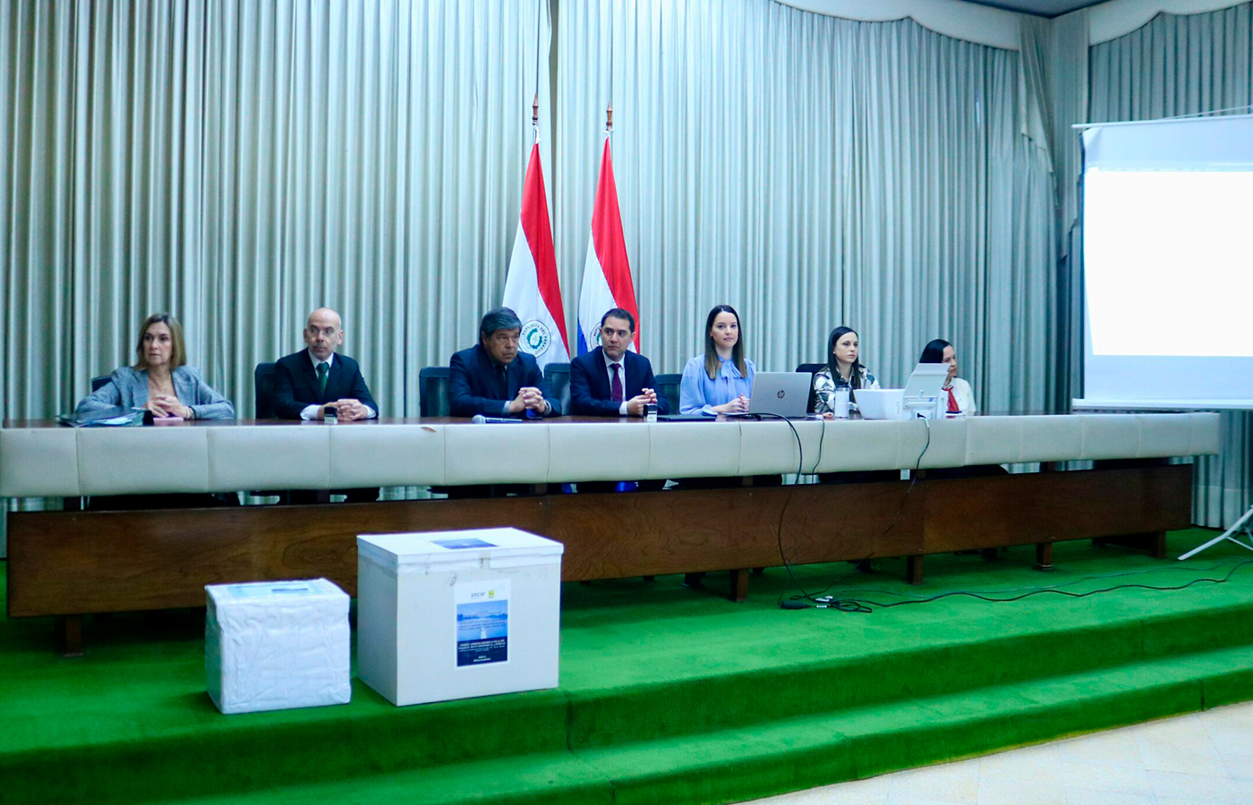 Paraguay recibe dos ofertas para la duplicación de la Ruta PY01