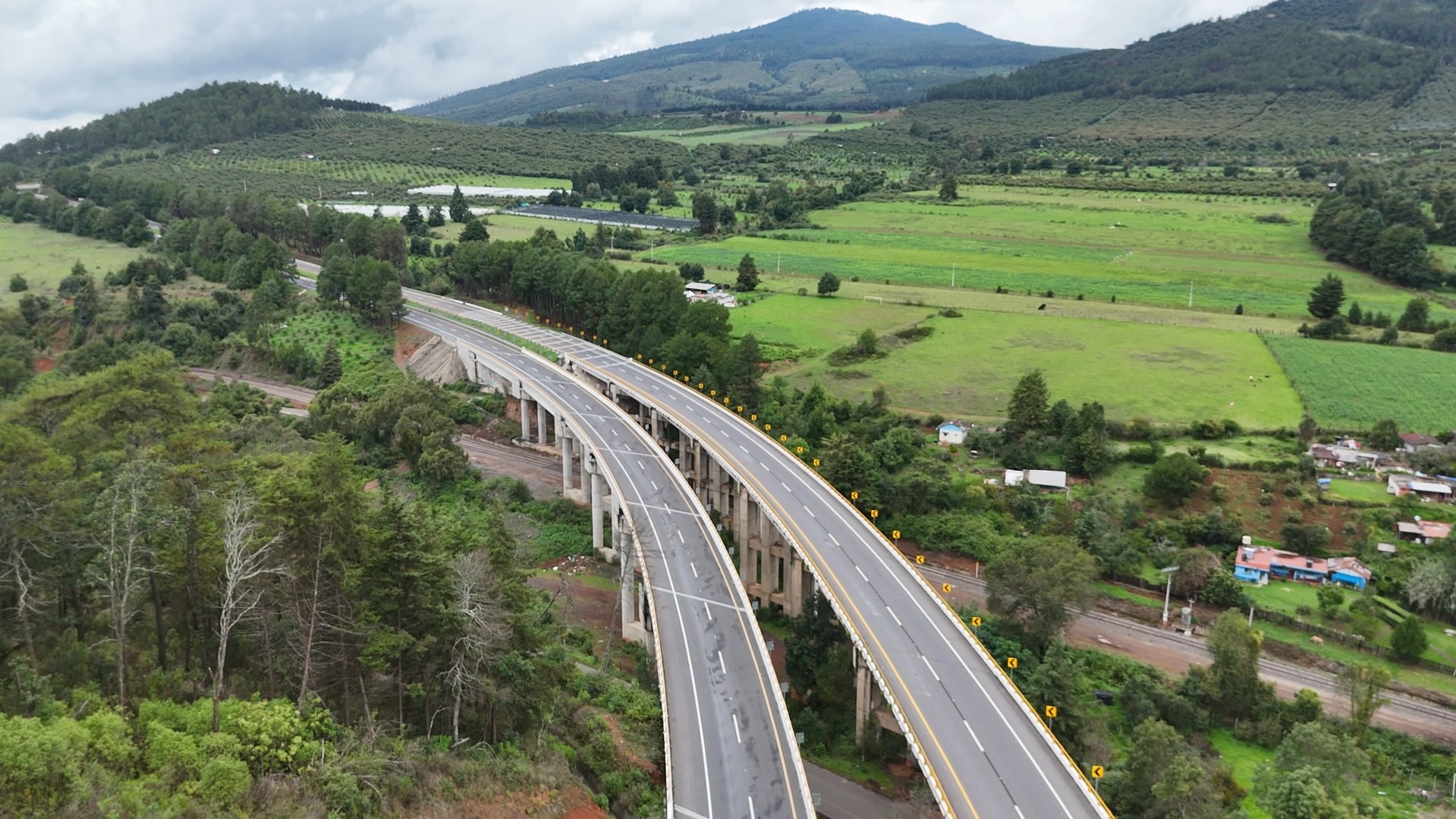 México: Ampliación de la autopista Pátzcuaro–Uruapan registra 91 % de avance