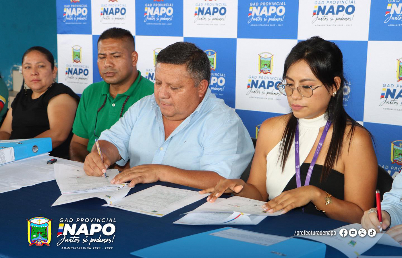 Ecuador: Entregan estudios para 24 km de vía y 15 puentes en Napo 
