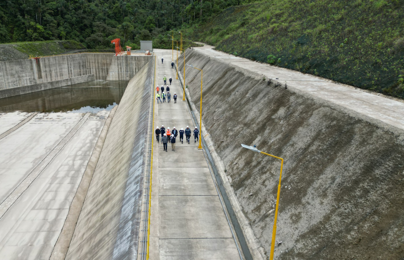 Bolivia: ENDE recibe las obras de túneles y viales del Proyecto Hidroeléctrico Ivirizu