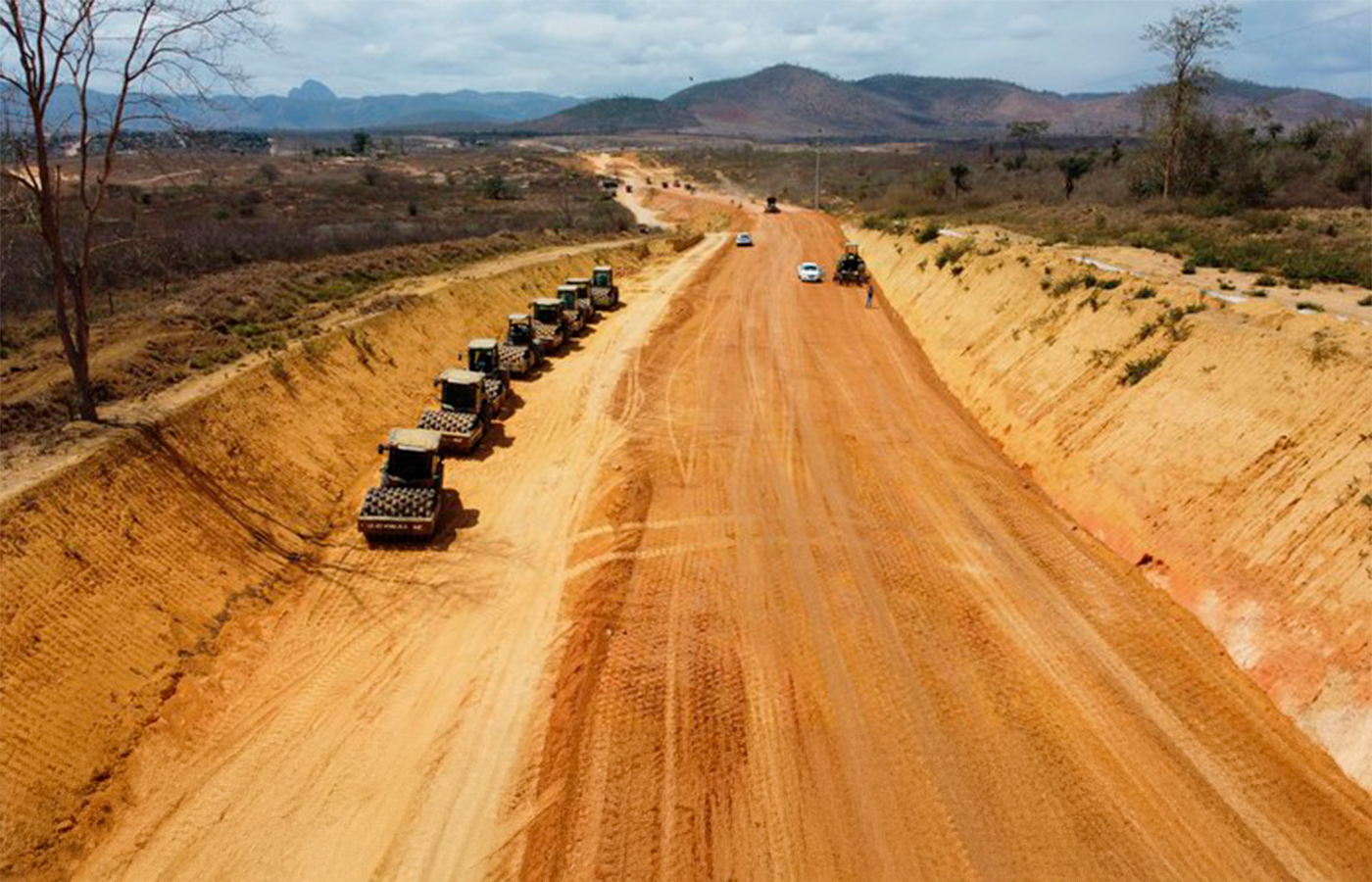 Brasil: Ejército y DNIT avanzan con obras de pavimentación en la BR-367/MG