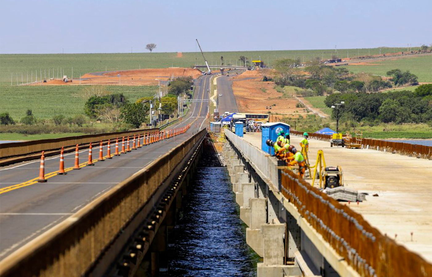 Brasil: São Paulo inspecciona obras de duplicación del mayor puente del estado