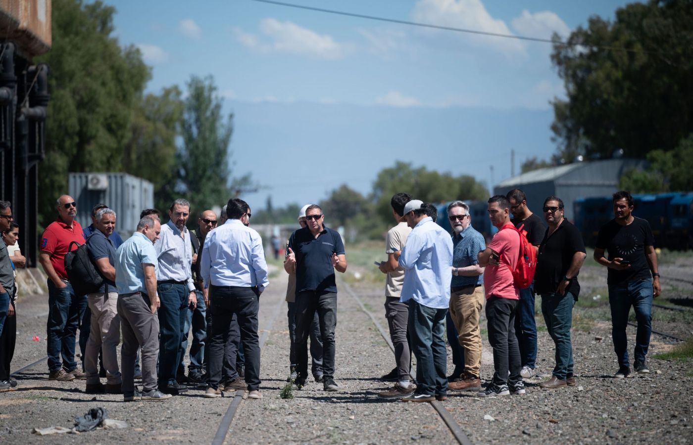 Argentina: Empresas recorren la traza del Tren de Cercanías del Este antes de la licitación