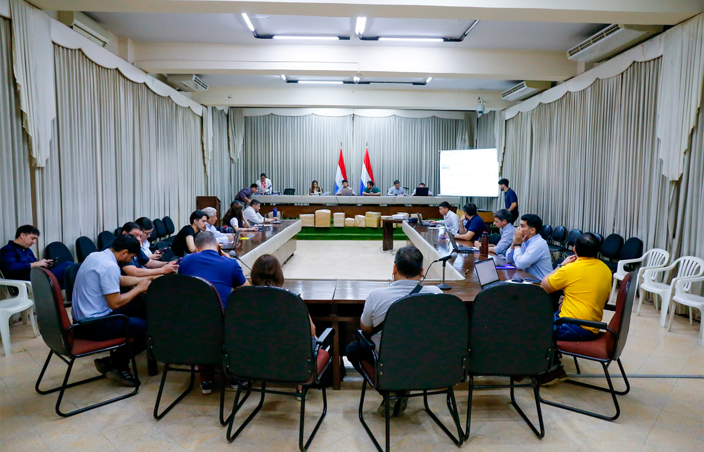 Paraguay: 14 empresas compiten por pavimentar tramo Cruce Margarita – Itakyry 