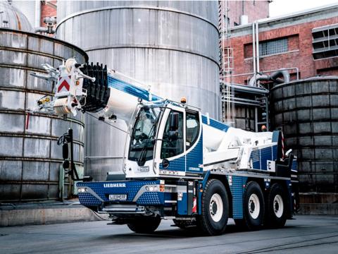 Cinco grúas Liebherr aterrizan en Argentina
