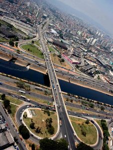 Panorámica de las carreteras de São Paulo. Fotografía cortesía de Fernando Stankuns.