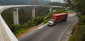 Carretera Armenia-La Línea-Cajamarca en Colombia